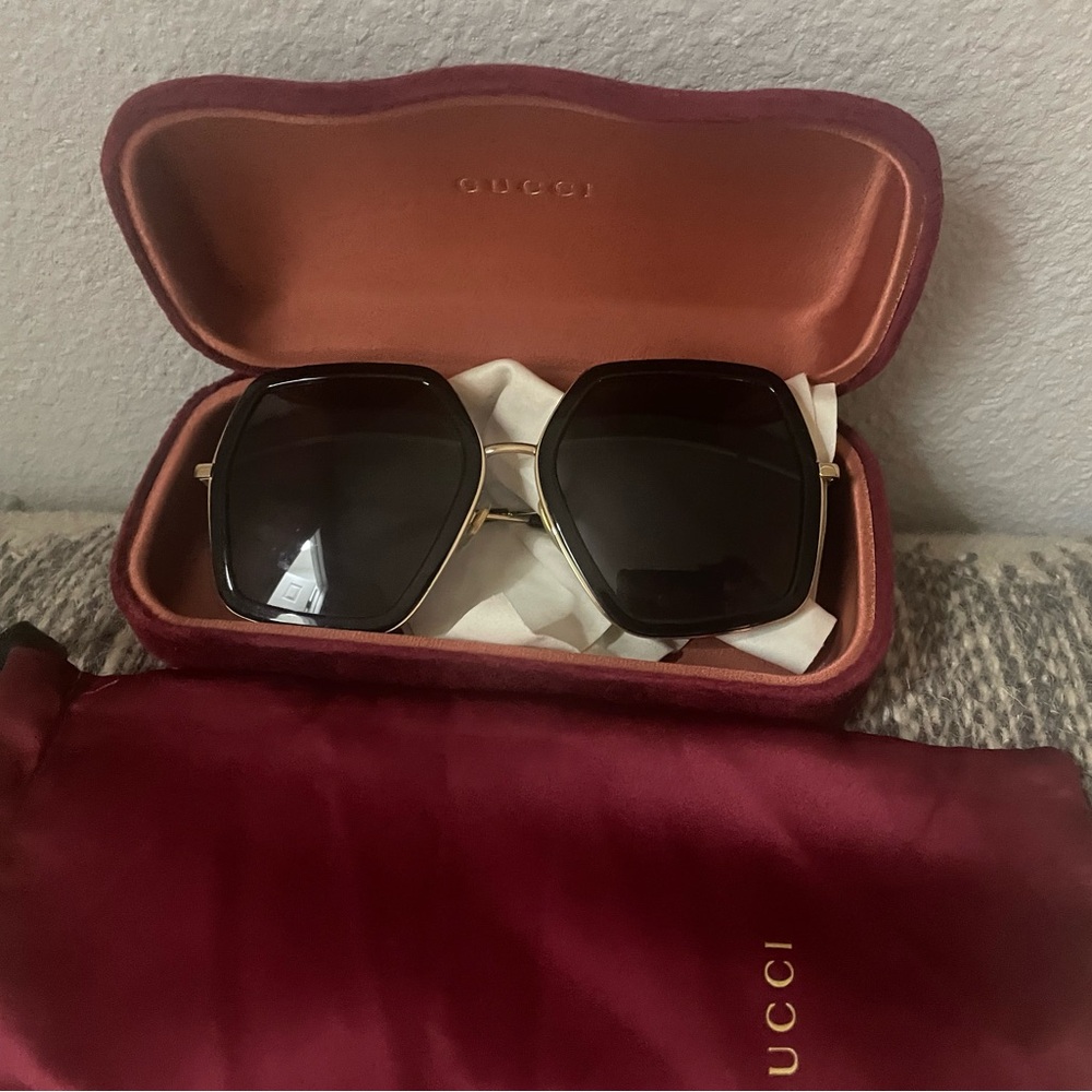 Authentic Gucci Oversized Sunglasses - retail $550